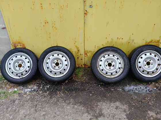 Продам зимнюю резину Toyo observe Макеевка