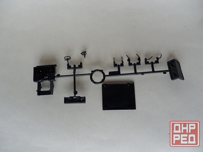 Сборная модель "Land Rover Series 3 109" (нет резины для колёс) - CARARAMA - 1/43 Донецк - изображение 2