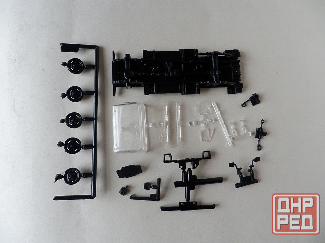 Сборная модель "Land Rover Series 3 109" (нет резины для колёс) - CARARAMA - 1/43 Донецк - изображение 3