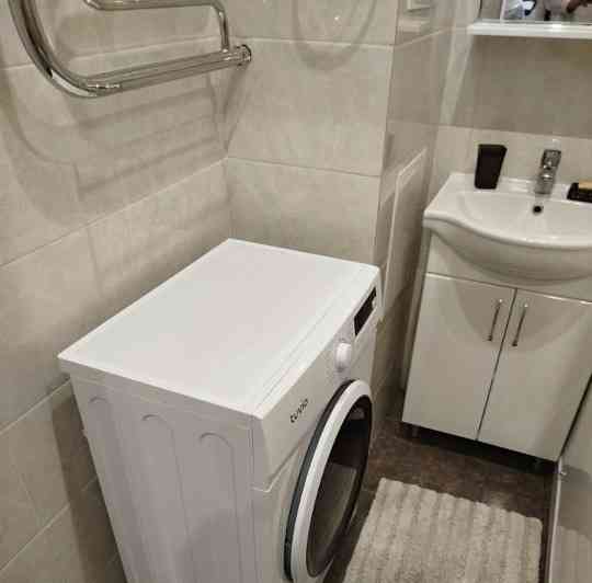 Предлагаю в аренду двухкомнатную квартиру по Комсомольскому Донецк