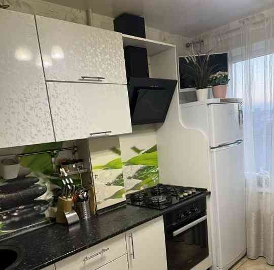 Предлагаю в аренду двухкомнатную квартиру по Комсомольскому Донецк