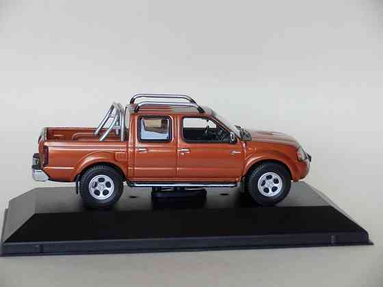 Nissan Pick Up Navarra "HOBIE CAT" - J-Collection - 1/43 Донецк