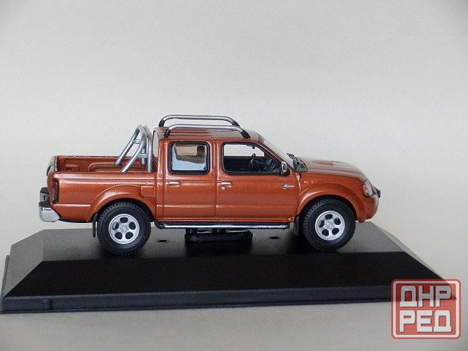 Nissan Pick Up Navarra "HOBIE CAT" - J-Collection - 1/43 Донецк - изображение 5