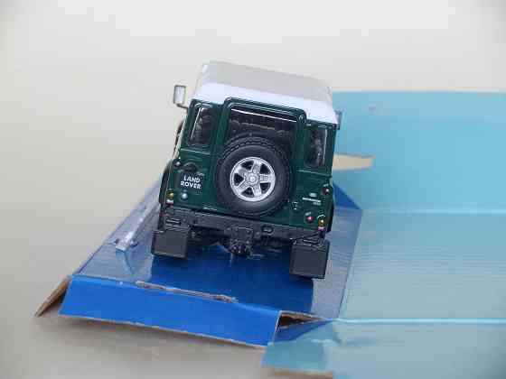 Land Rover Defender 110 - CARARAMA - 1/43 Донецк