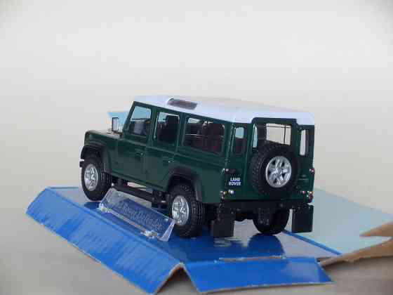 Land Rover Defender 110 - CARARAMA - 1/43 Донецк