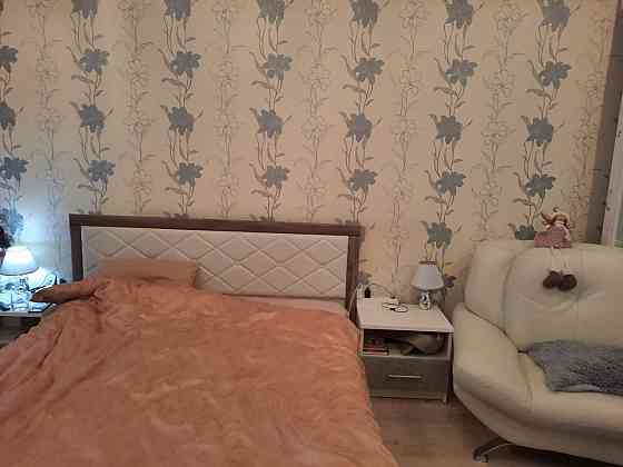 Сдам двухкомнатную квартиру в Калининском районе около мед. Института. 25000 руб./месяц + коммуналка Донецк