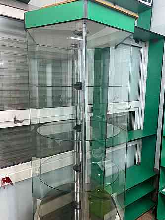 Продаются стеклянные вращающиеся витрины Донецк