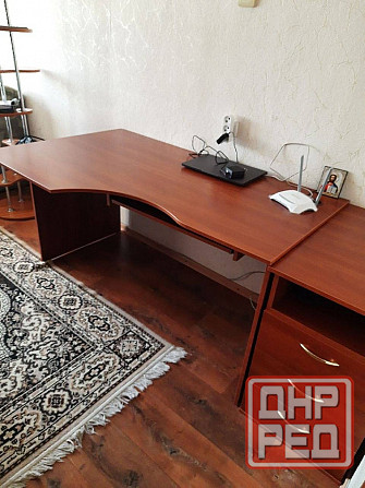 Продам компьютерно-письменный стол с тумбой Донецк - изображение 4