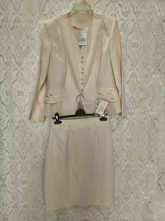 Костюм женский шелковый. Новый Донецк