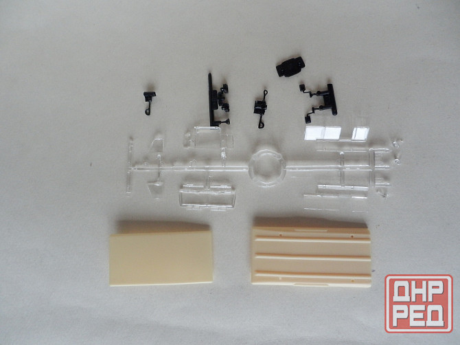 Сборная модель "Land Rover Series 3 109 Safari"- CARARAMA - 1/43 Донецк - изображение 2