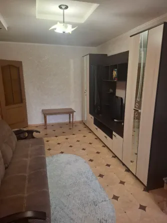 Продам 2 х ком в районе доб Донецк