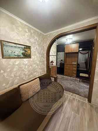 1\2 дома и гараж в центре р-он Плеханово т Макеевка