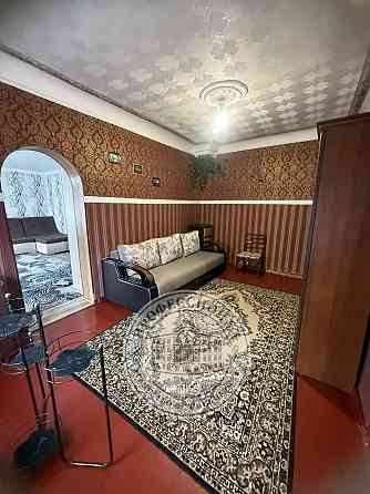 1\2 дома и гараж в центре р-он Плеханово т Макеевка