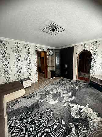 1\2 дома и гараж в центре р-он Плеханово т Макеевка