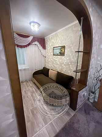 1\2 дома и гараж в центре р-он Плеханово т Макеевка