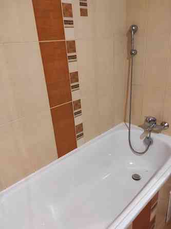 Продам 1 к.кв. с холлом, Будённовский р-н, Донской. 4/9, 39/18/10,3(холл). Донецк