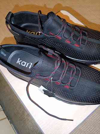 Продам кроссовки Кари, мужские, 44 размер, кожа, летние Донецк