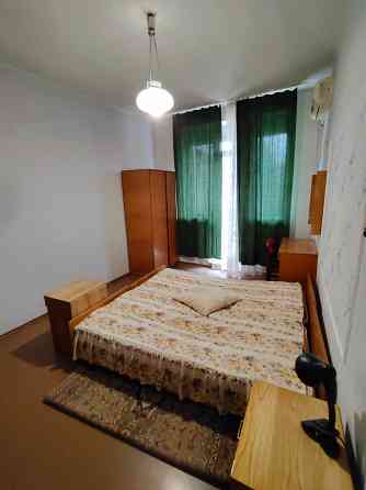 Срочно продам 2-х комнатную сталинку в Будённовском районе ( Южэлектросетьстрой) Донецк