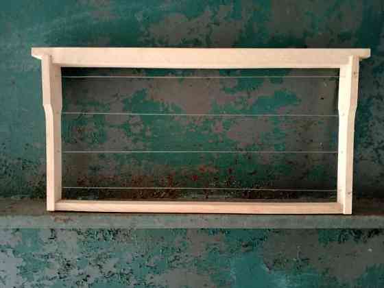 Рамка с вощиной новая новая без вощины , б/у , с утеплением. Снежное