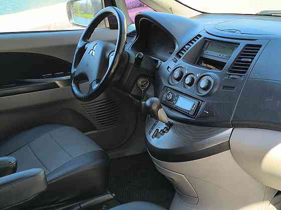 Продам 7 местный Mitsubishi Grandis 2.4 бензин на автомате в хорошей комплектации ! Енакиево