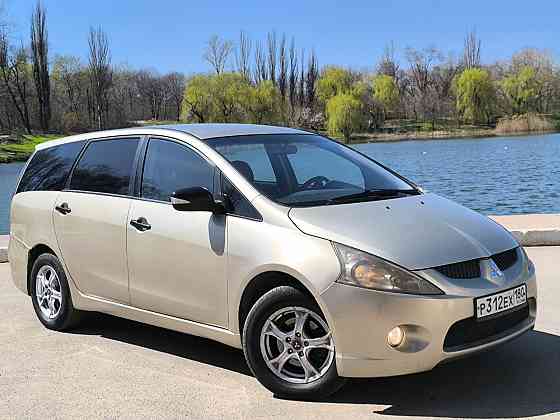 Продам 7 местный Mitsubishi Grandis 2.4 бензин на автомате в хорошей комплектации ! Енакиево