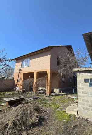 Продаю 2х этажный дом с гаражом в Донецке, ориентир "Кировец" Срочно 3.2 млн рублей Донецк