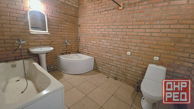 Продаю 2х этажный дом с гаражом в Донецке, ориентир "Кировец" Срочно 3.2 млн рублей Донецк - изображение 2