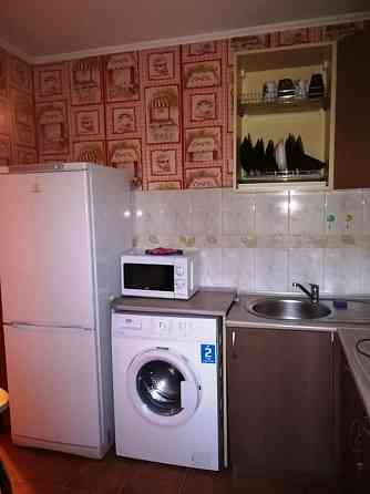 Сдается 1 кон. кв,. Хорошее состояние, чисто и уютно, есть кровать и диван Донецк