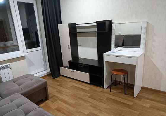 Сдается теплая уютная однокомнатная квартира на долгий срок, в Ворошиловском районе, недалеко от Дин Донецк