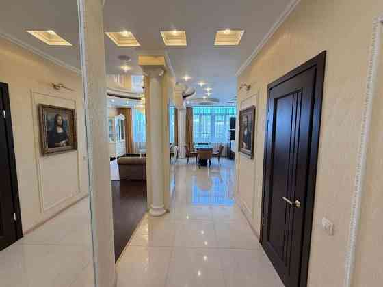 Трехкомнатная в жк Центральный Донецк