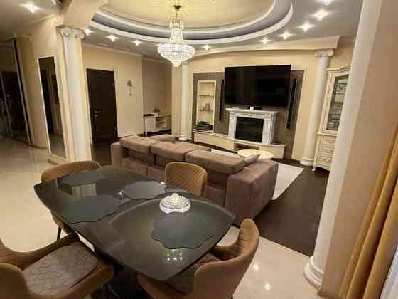 Трехкомнатная в жк Центральный Донецк