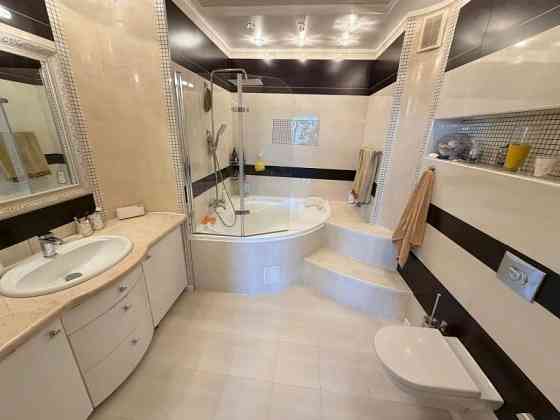 Трехкомнатная в жк Центральный Донецк