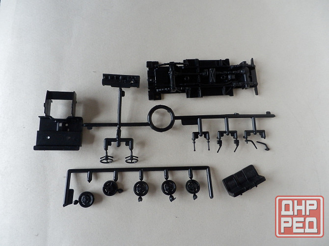 Сборная модель "Land Rover Series 3 109" - CARARAMA - 1/43 Донецк - изображение 3