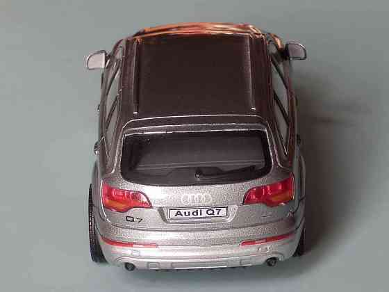 Audi Q7 - CARARAMA - 1/43 Донецк
