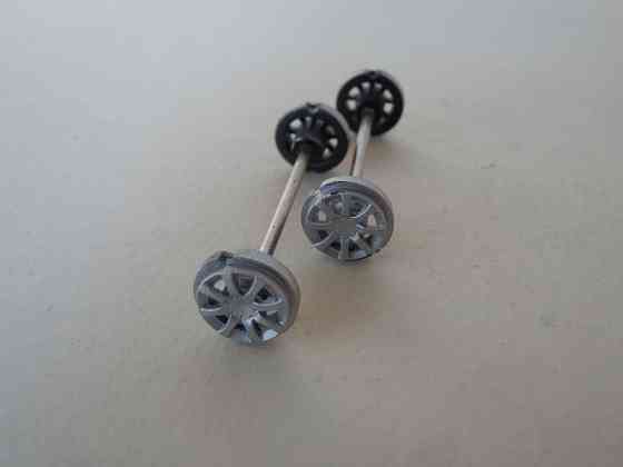 Колёсные диски с осями - 1/43 Донецк