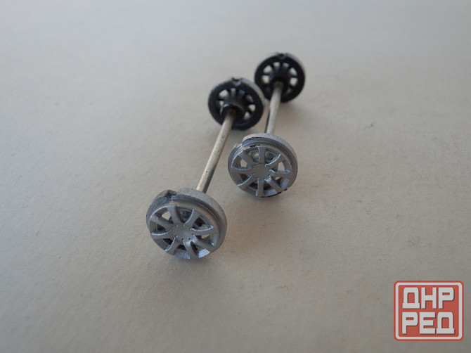 Колёсные диски с осями - 1/43 Донецк - изображение 1