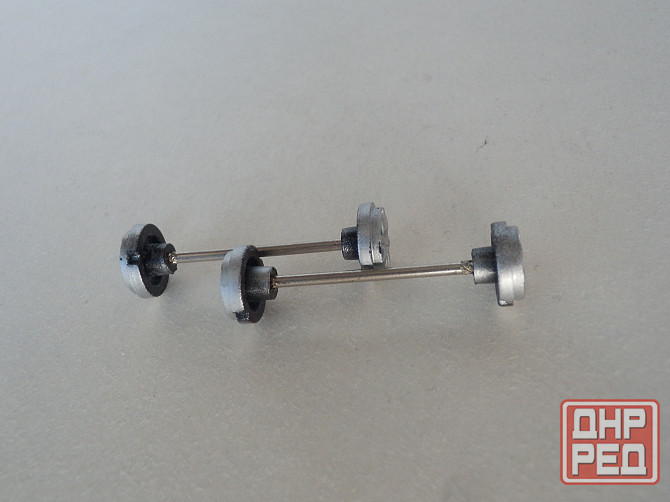 Колёсные диски с осями - 1/43 Донецк - изображение 2