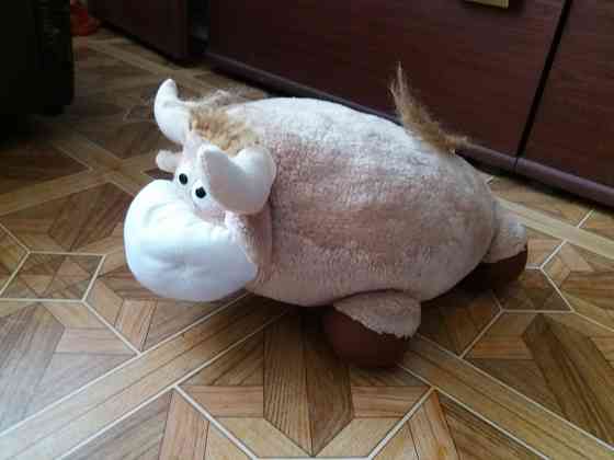 Продам игрушку подушку бык Донецк