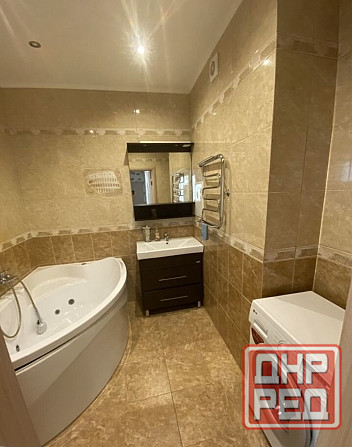 Сдается 2 комнатная квартира в Центре , пр-т Панфилова , Жк Центральный, Вода Круглосуточно Донецк - изображение 2