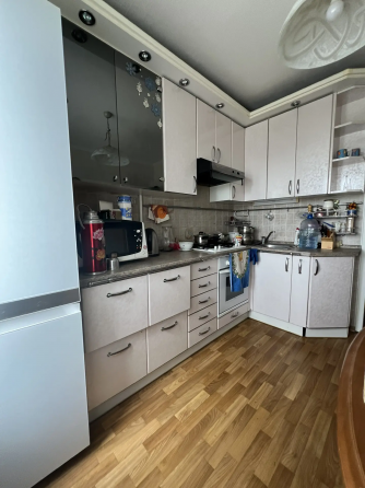 Продажа 4-х комнатной квартиры в Ленинском районе, улица Аравийская. Донецк