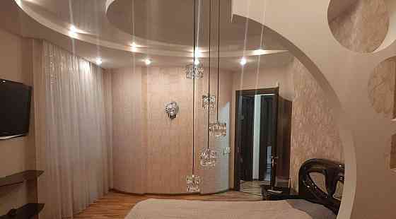 просторная трехкомнатная квартира, площадь 115кв.м, 4 этаж из 9! Донецк