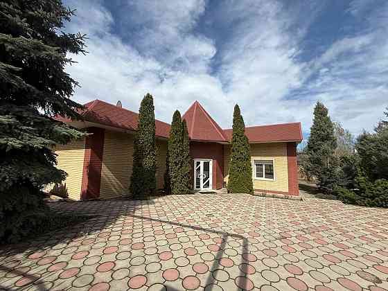 Продается офис бизнес-класса в Донецке, Калининский район Донецк