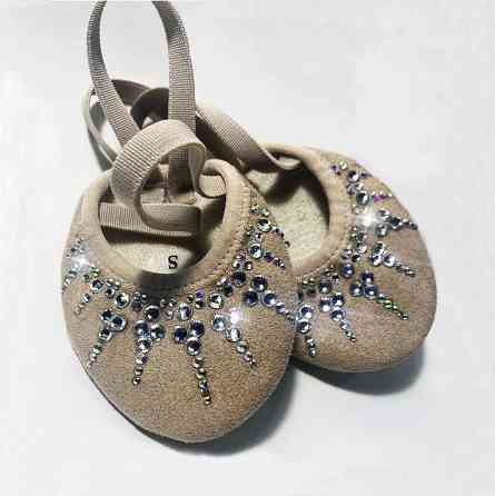 Декорирование стразами получешек для художественной гимнастики Мариуполь