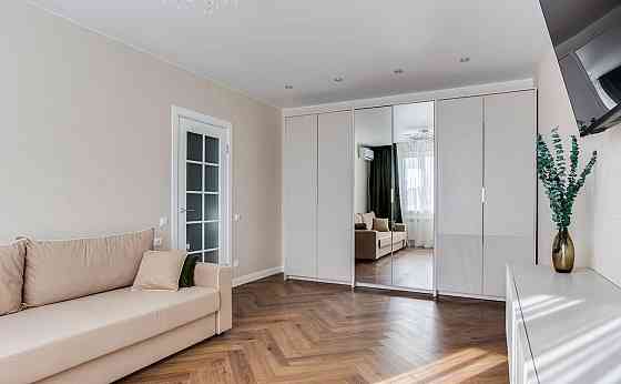 Сдаю однокомнатную квартиру 37.0 м² этаж 2/5 Ворошиловский район, Площадь Ленина, Драматический Теат Донецк