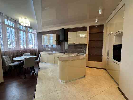 Продажа 3-х комнатной квартиры с современным ремонтом в жк «Центральный»,Киевский район Донецк