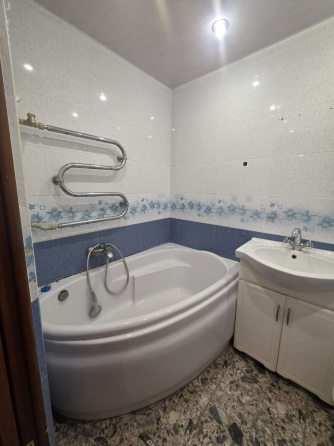 Продам 3-х комнатную квартиру в Петровском районе Донецка Донецк