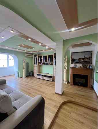 Срочно продам 2 комн Комсомольский Донецк