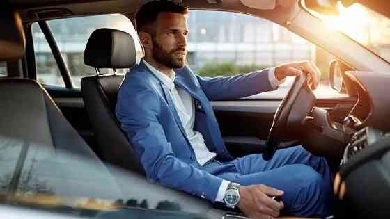 Водитель на своей машине Луганск