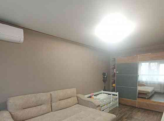 Сдаю однокомнатную квартиру 32.0 м² этаж 4/5. Калининский район, ориентир парк Шахтостроителей. Донецк