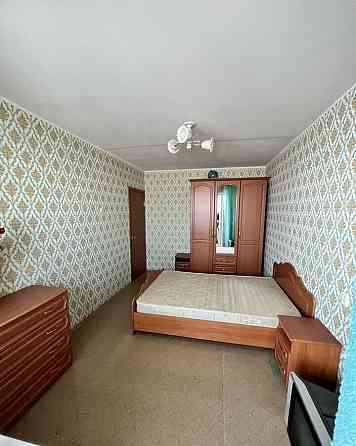 Cдается уютнaя трехкомнатная кваpтирa по выгодной ценe ( 27 тысяч рублей в месяц!!!). Куйбышевский р Донецк